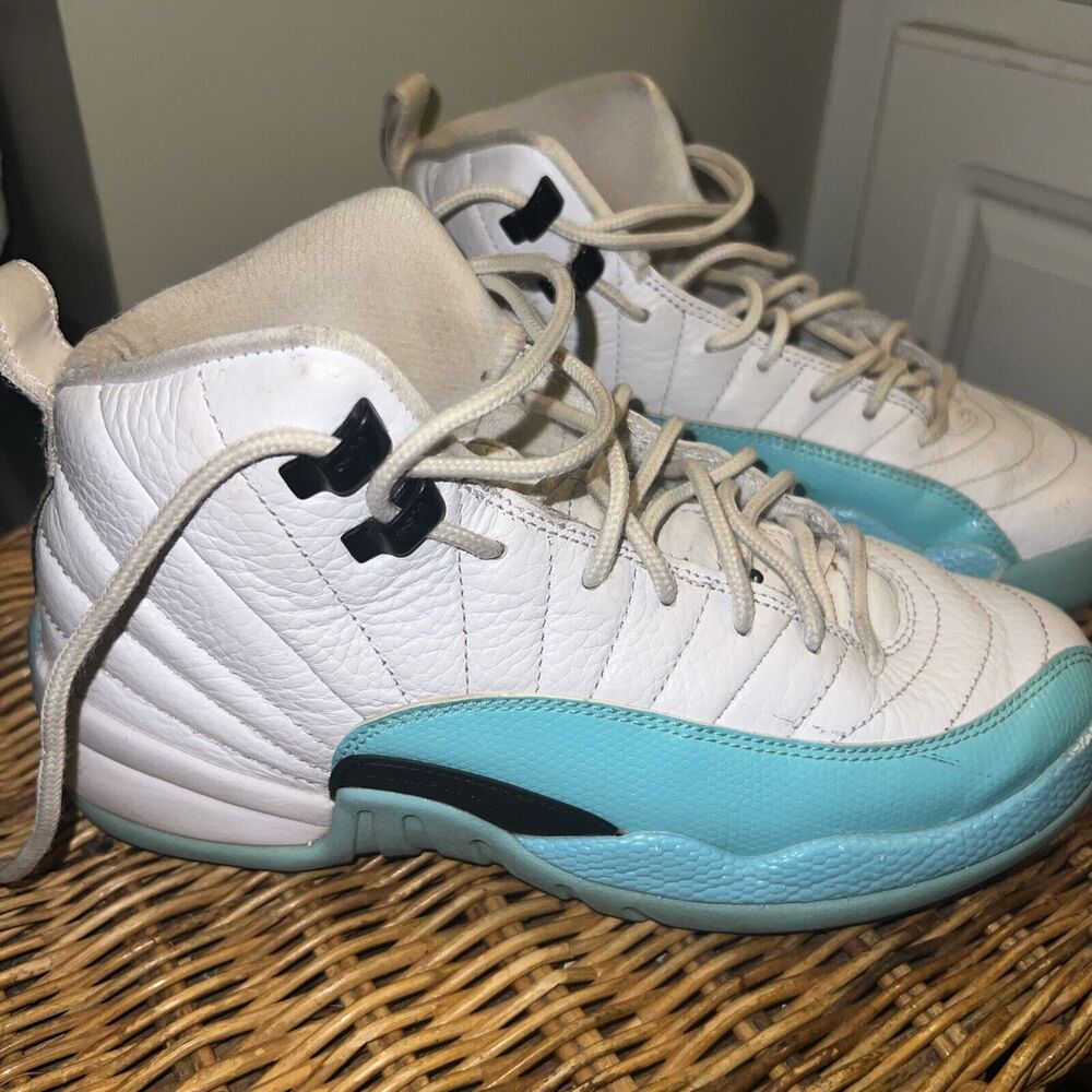 Nike Air Jordan 12 Retro GS “Light Aqua” GS SIze 5.5Y (510815-100)💥
